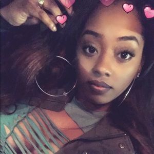 Meet your Posher, Kelia